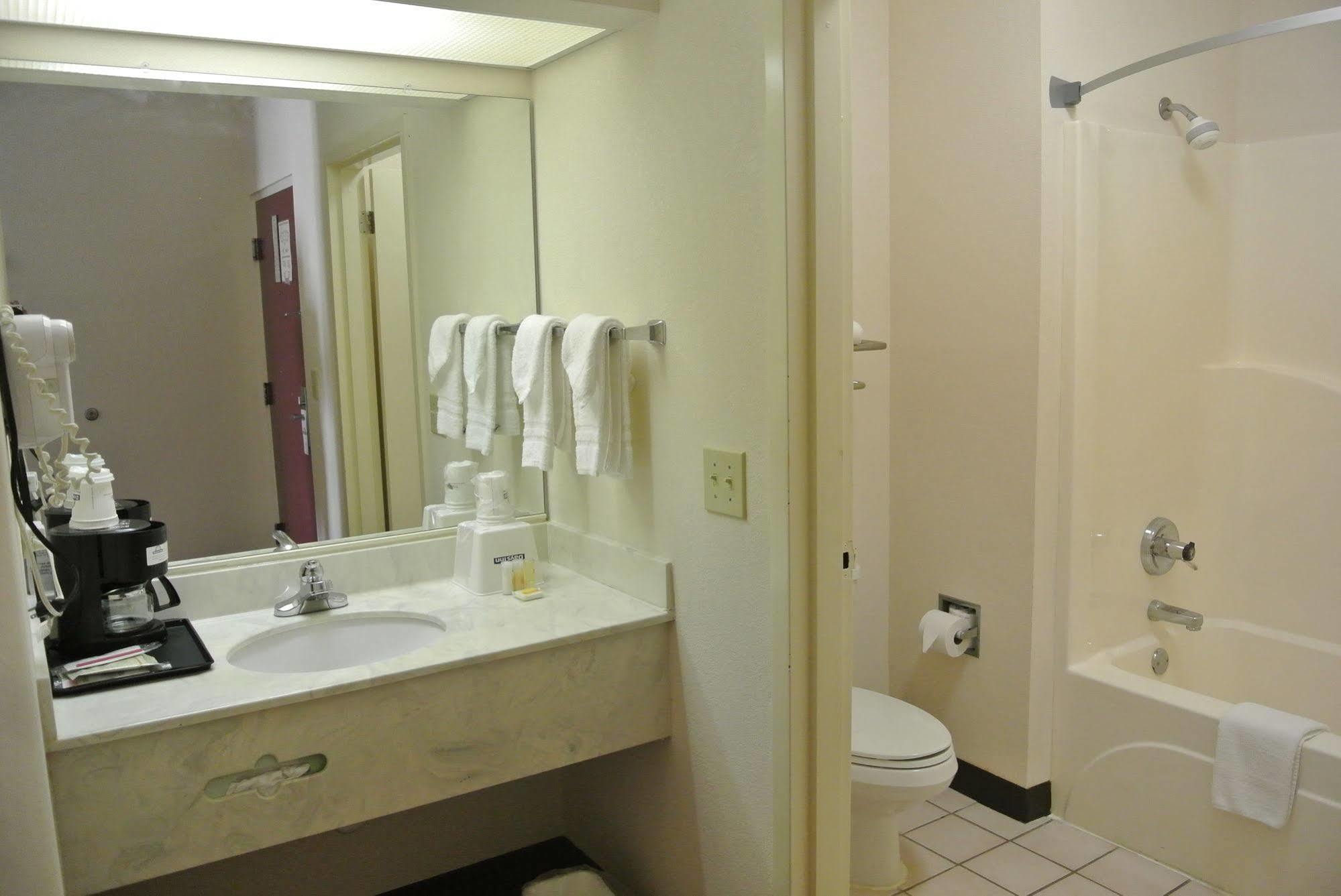 Days Inn By Wyndham Montgomery Luaran gambar