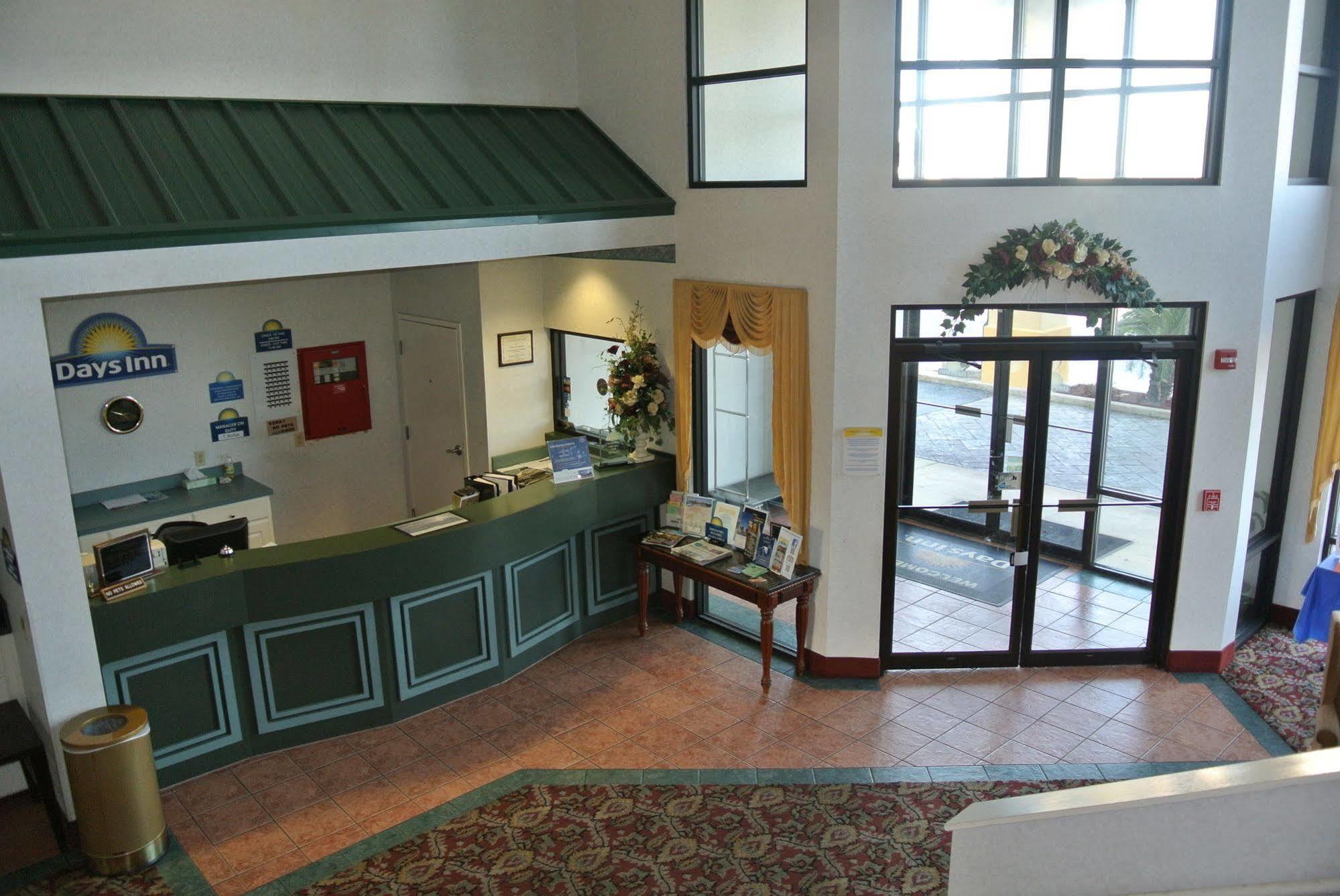 Days Inn By Wyndham Montgomery Luaran gambar